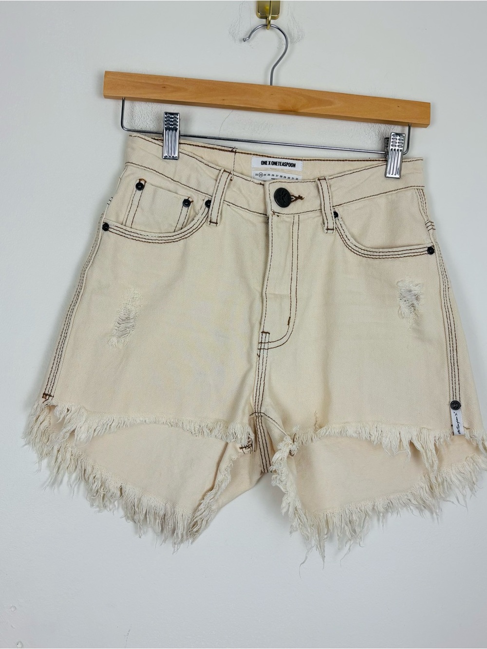 One Teaspoon High Waist Bonita denim shorts in cream. Size 23